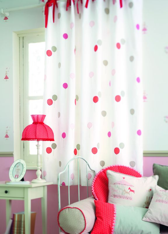 Rideaux À Nouettes Rouges Chambre De Petite Fille Jules pour Rideaux À Nouettes Rideaux À Nouettes Rouges Chambre De Petite Fille Jules pour Rideaux À Nouettes