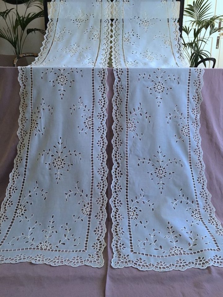 Rideaux Anciens Voile De Coton Brodé Cornely Bleu Pâle avec Rideaux Anciens