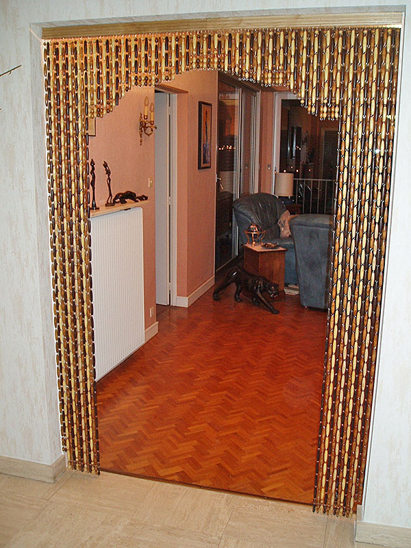 Rideaux En Perle De Buis Modernes: Tour De Porte Nature En encequiconcerne Tringle Rideau Porte D Entrée