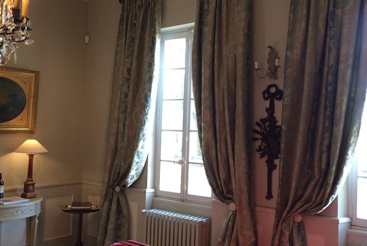 Rideaux Et Voilages | Décorateur Au Pays Basque | Leiceaga serapportantà Rideaux Sur Mesure Bordeaux