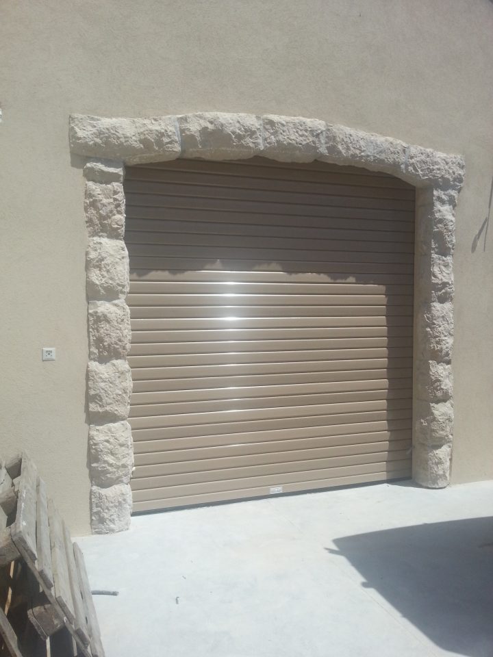 Rideaux Métalliques Tablier En Lames Pleines Isolées avec Rideaux Roulants Metalliques Rideaux Métalliques Tablier En Lames Pleines Isolées avec Rideaux Roulants Metalliques