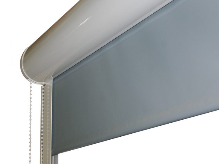 Rideaux Occultant Electrique concernant Rideau Roulant Interieur