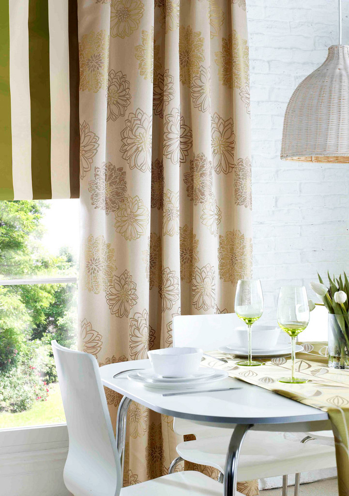 Rideaux Pour Cuisine Moderne : Idées Pour Choisir Le Tissu encequiconcerne Rideaux Imprimes Idées Et Motifs