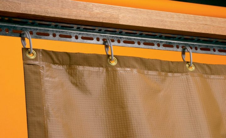 Rideaux Souples Pour Vos Espaces De Travail En Usine intérieur Rideaux À Lamelles Souples Rideaux Souples Pour Vos Espaces De Travail En Usine intérieur Rideaux À Lamelles Souples