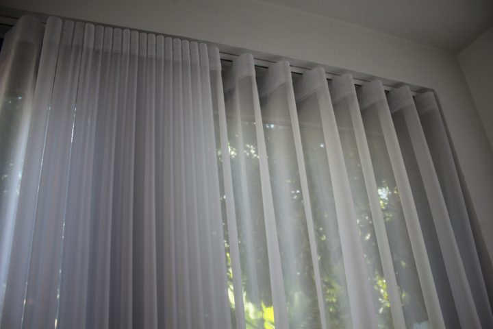 Rideaux & Voilages – Atelier Severine à Rideau Et Voilage Sur Même Tringle