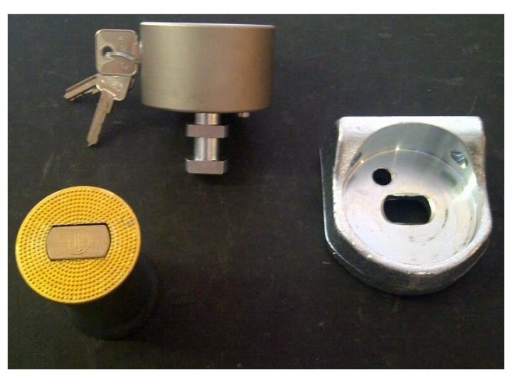 Sabot Antivol Magasin Rideau Métallique Blindé Ala Viro avec Rideau Pour Garage Sabot Antivol Magasin Rideau Métallique Blindé Ala Viro avec Rideau Pour Garage