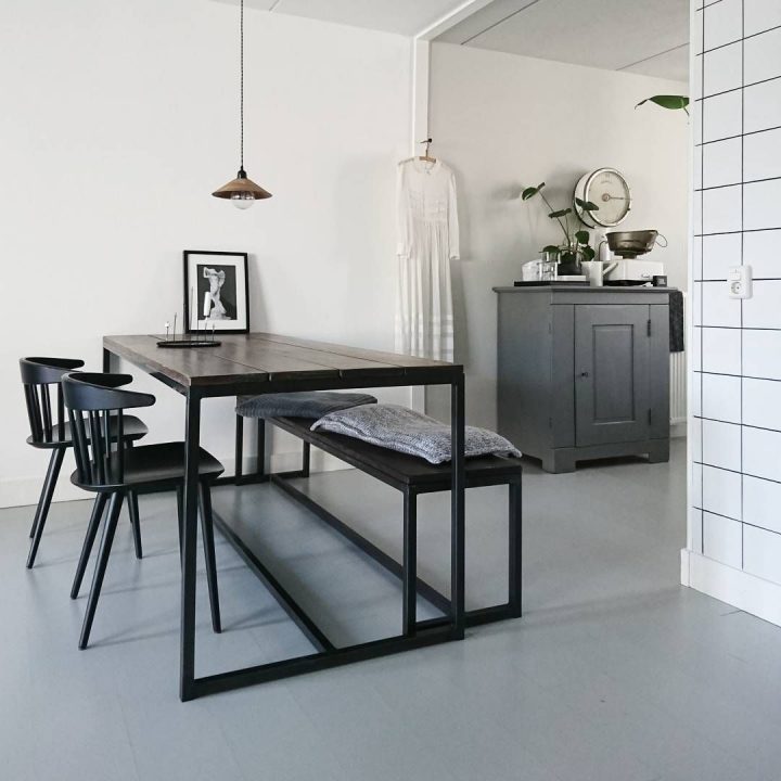 Salle À Manger, Banc, Noir Et Blanc, Sol Béton Ciré concernant Banc Salle A Manger