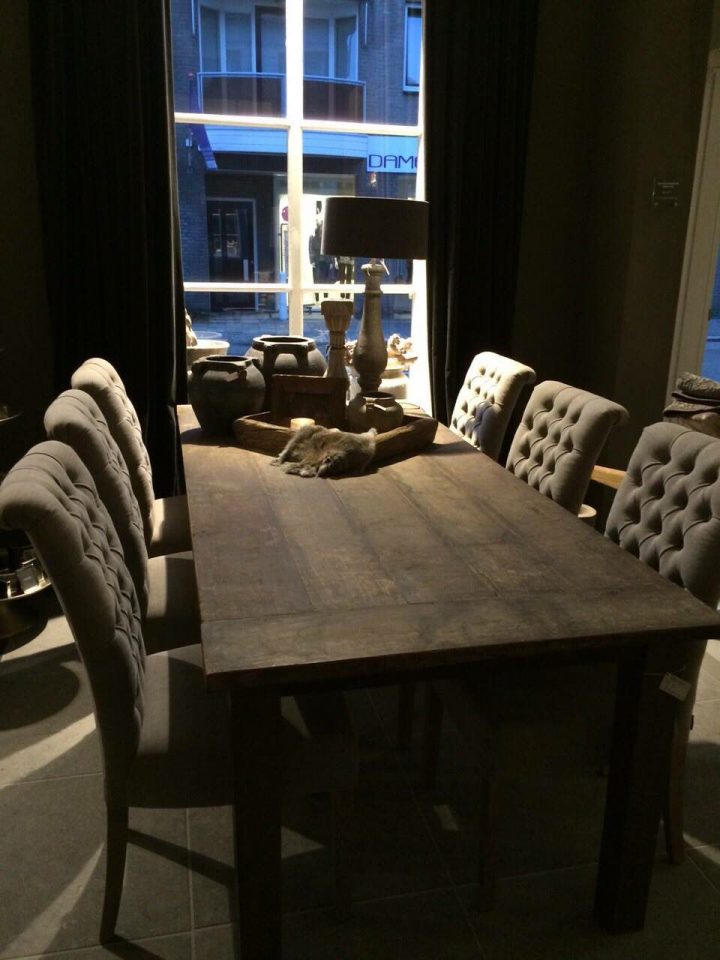 Salle À Manger Cosy. Chaise Capitonné | Chaises De Table À tout Chaise Fauteuil Pour Salle A Manger