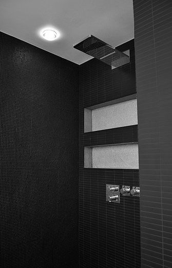 Salle De Bain, Carrelage Noir Mutina Ailes, Spot Ip65 avec Douche Autobronzante Paris 15