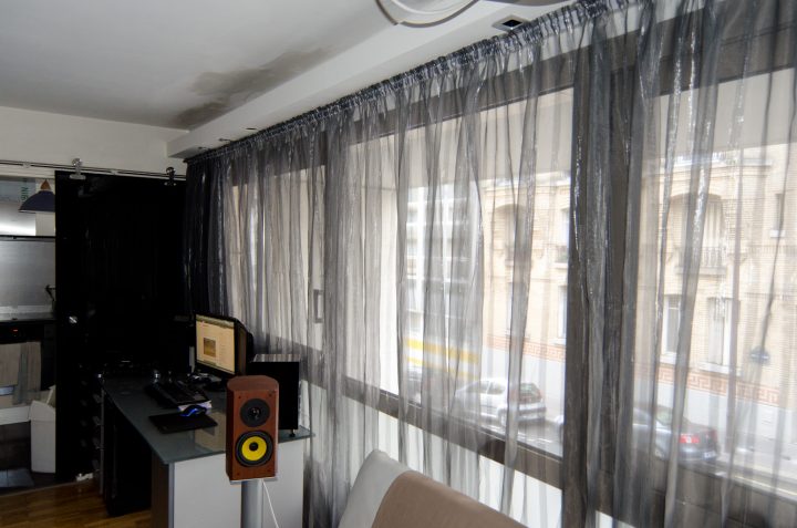 Salon : Pose Des Rideaux Et Montage Du Bureau | Delphes@Home à Rideaux Double Voilage