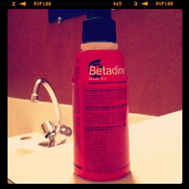 Se Doucher À La Betadine, Checker – Pas Glamour à Se Doucher Sans Savon Se Doucher À La Betadine, Checker – Pas Glamour à Se Doucher Sans Savon