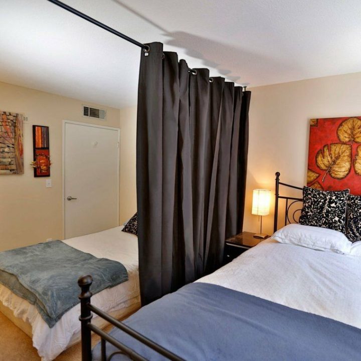 Séparer Une Chambre En Deux Pour Que Chaque Enfant dedans Separer Une Piece Par Un Rideau