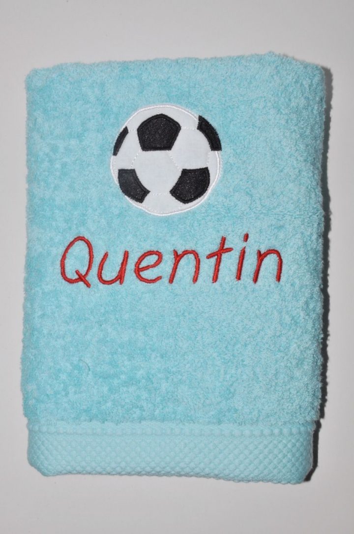 Serviette De Toilette Bleu Turquoise Ballon De Foot tout Serviette De Toilette Personnalisée