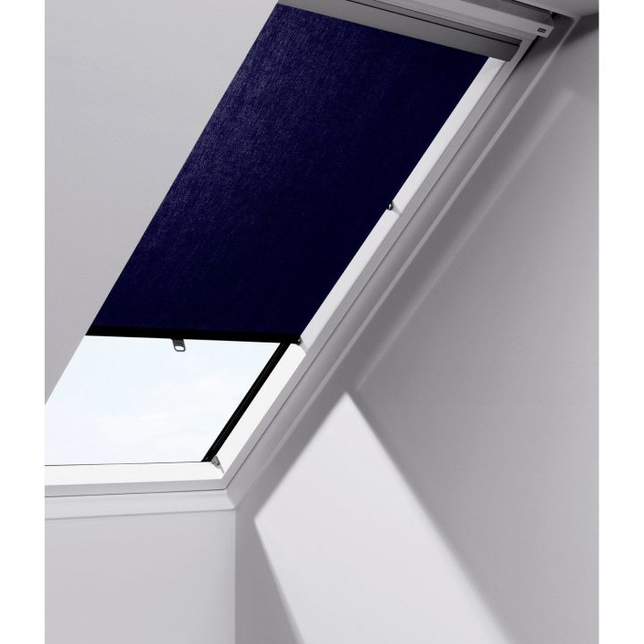 Store Fenêtre De Toit Rideau Bleu Velux Rhl Uk00 | Leroy dedans Rideau Sur Velux