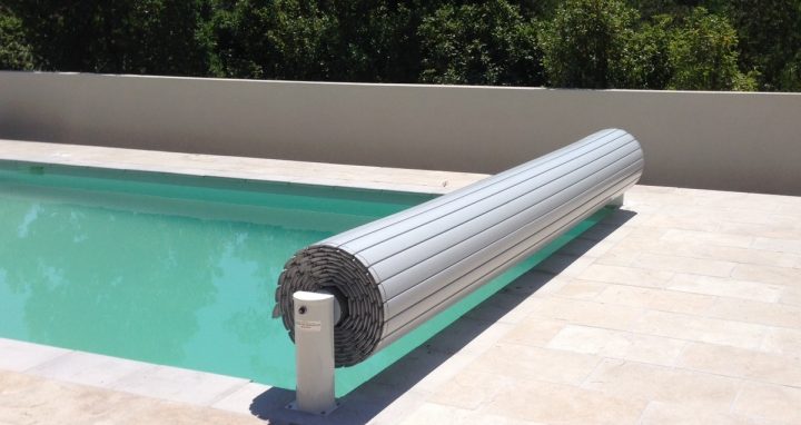 Stores De Piscine, Volets Et Couverture De Piscine Hors à Rideau Piscine Immergé