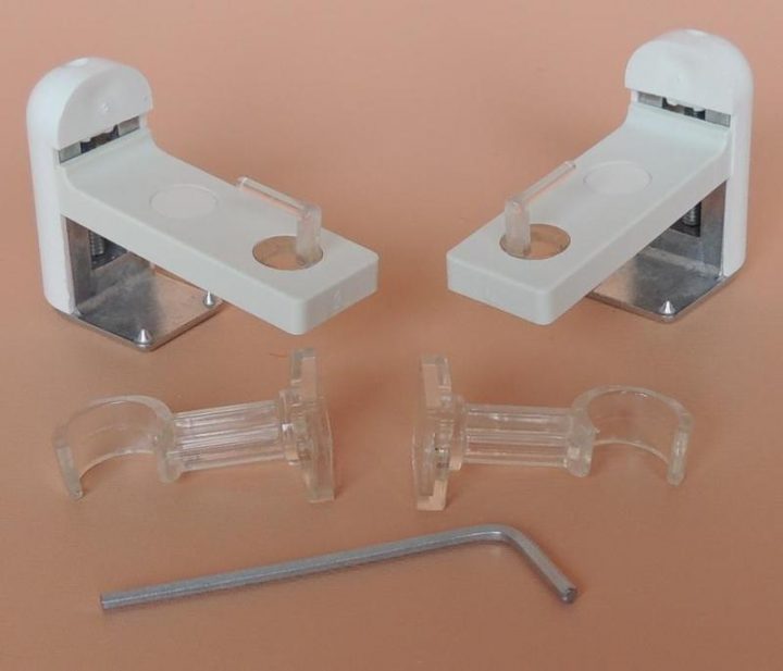 Support Tringle Rideau Plate Fenetre Pvc Sans Percage. Pas serapportantà Tringle Rideau Fenetre Arrondie