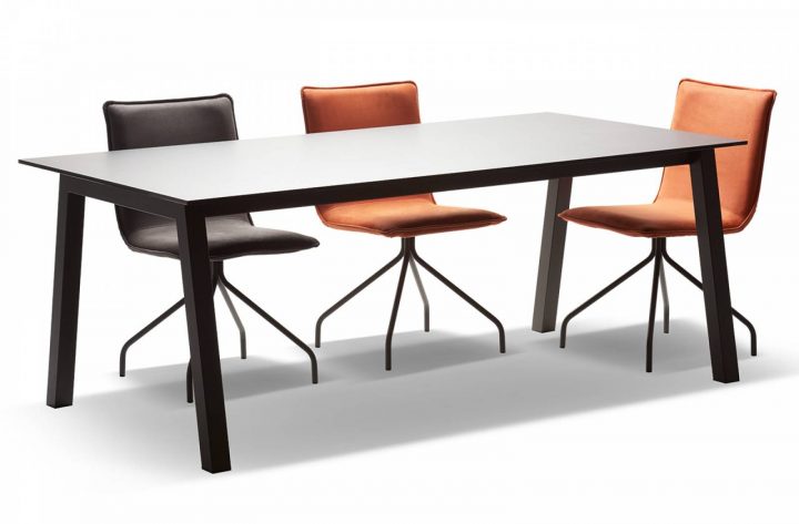 Table De Repas En Céramique Chez Monsieur Meuble Bourg De encequiconcerne Salle A Manger Monsieur Meuble