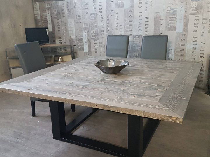 Table De Salle À Manger Industriel Pied Centrale En Acier encequiconcerne Salle À Manger Industrielle