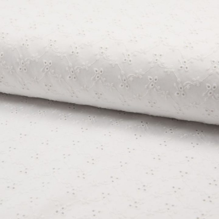Tissu Broderie Satin Fleur Blanc Cassé – Tissus Des Ursules intérieur Rideaux Blanc Cassé Tissu Broderie Satin Fleur Blanc Cassé – Tissus Des Ursules intérieur Rideaux Blanc Cassé