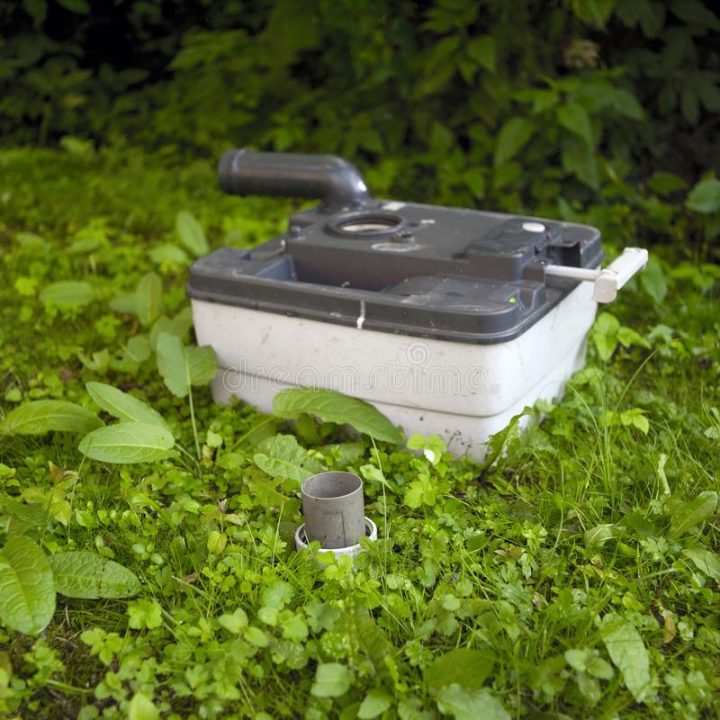 Toilette Portative Photo Stock. Image Du Public, Camp tout Toilette Chimique Portative