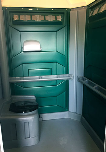 Toilettes Chimiques – Camionnage Alain Benoit avec Toilettes Chimiques