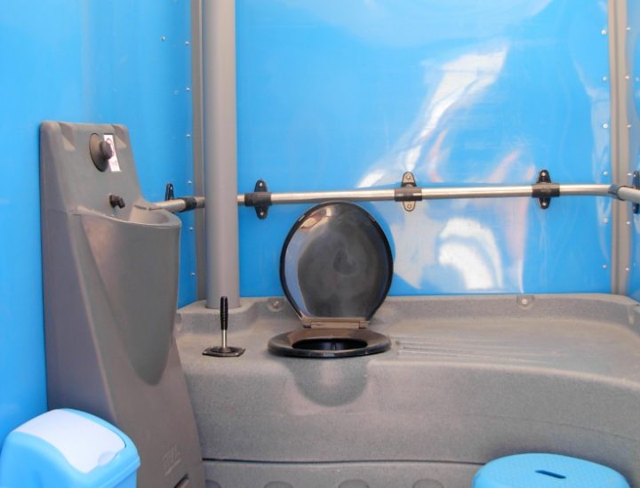 Toilettes Handicapes Location Vaucluse Bouche-Du-Rhone destiné Toilette Sanibroyeur Bouché