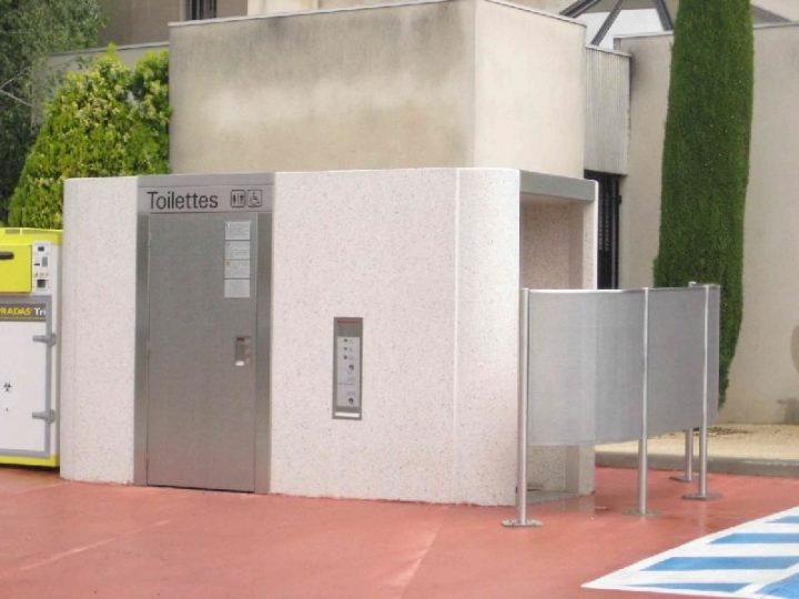 Toilettes Mobiles | Autonomes, Modulaires, Chimiques concernant Toilettes Mobiles Prix