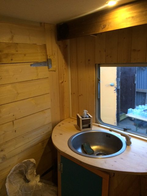 Toilettes Sèches – Location À Rennes Et En Bretagne intérieur Location Toilette Seche Toilettes Sèches – Location À Rennes Et En Bretagne intérieur Location Toilette Seche