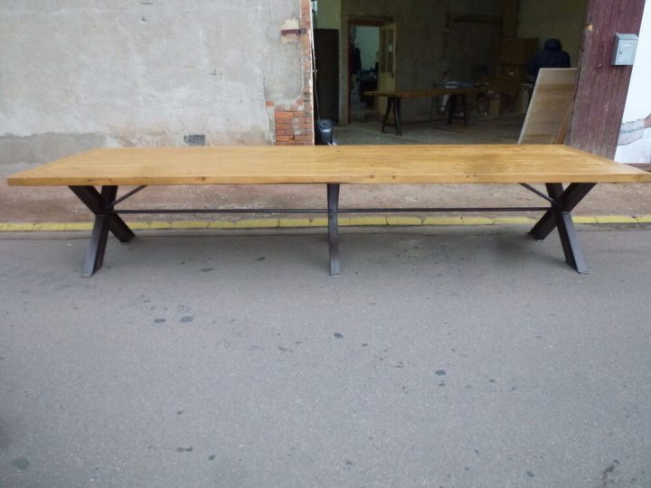 Tres Grande Table De Ferme De Salle A Manger En Bois tout Grande Table Salle À Manger Tres Grande Table De Ferme De Salle A Manger En Bois tout Grande Table Salle À Manger