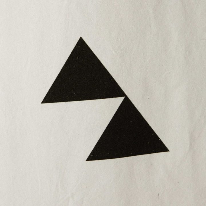 Triangle A Rideau | Matelas – Rideau destiné Rideau Fenetre Triangle
