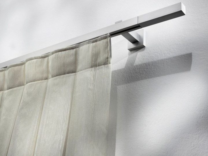 Tringle À Rideau En Aluminium De Style Contemporain encequiconcerne Tringle A Rideau Plate
