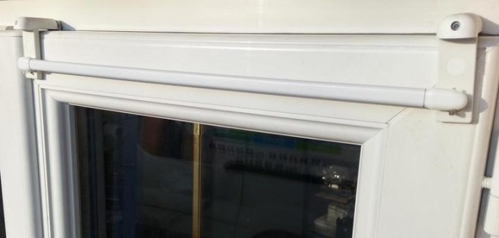 Tringle Rideau Extra Plate. Système Sans Percer Mur dedans Tringle A Rideau Pour Porte D Entrée Tringle Rideau Extra Plate. Système Sans Percer Mur dedans Tringle A Rideau Pour Porte D Entrée