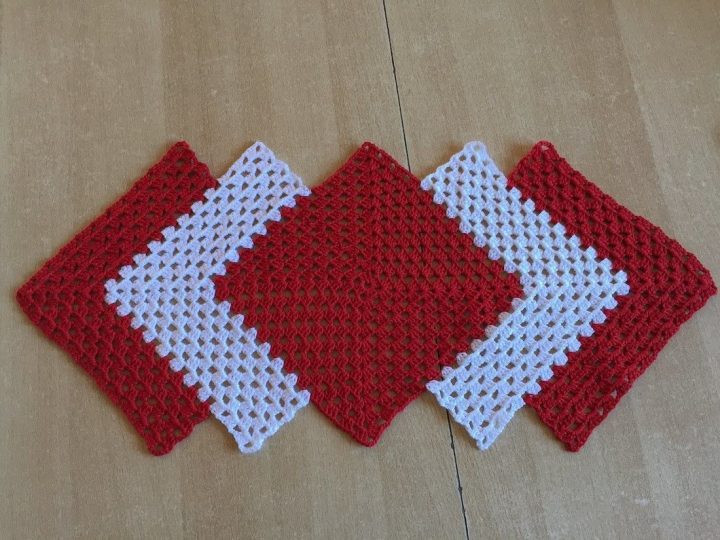 Tuto Chemin De Table Au Crochet Spécial Gaucher | Dessous pour Chemin De Table Au Crochet