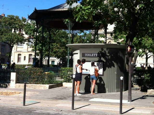 Un Objet À Paris : Les Toilettes Publiques – Citazine tout Toilette Publique Paris