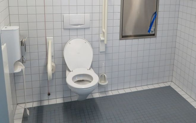 Un Wc Suspendu Pour Aménager Les Toilettes De La Maison destiné Montage Toilette Suspendu