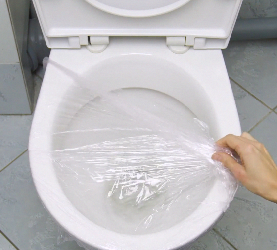 Une Astuce Insolite Pour Déboucher Les Toilettes – Astuces concernant Comment Détartrer Des Toilettes