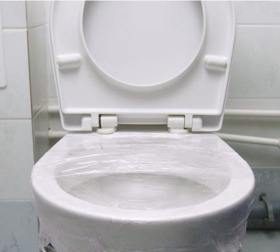 Une Astuce Insolite Pour Déboucher Les Toilettes serapportantà Deboucher Un Toilette