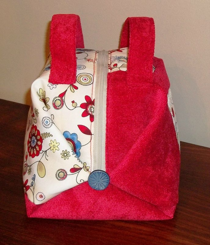 Vanity Rouge – Laine Et Chiffons.. | Valisette concernant Trousse De Toilette Bagage À Main