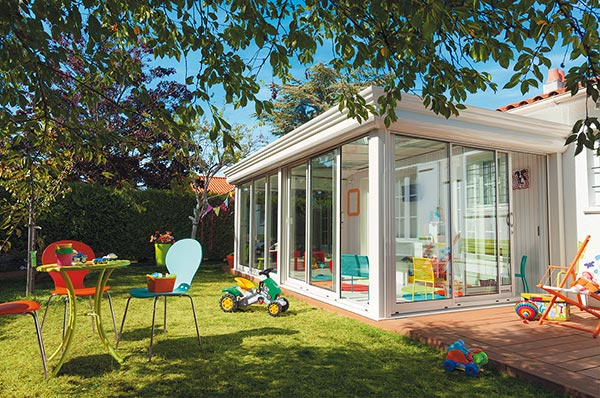 Veranda Rideau Pour Aménager Vos Espaces De Vie Sevestre pour Véranda Rideau La Roche Sur Yon