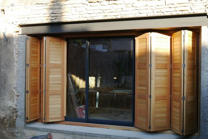 Volet Bois Baie Vitrée – Recherche Google | Persienne Bois destiné Rideau Pour Baie Vitrée