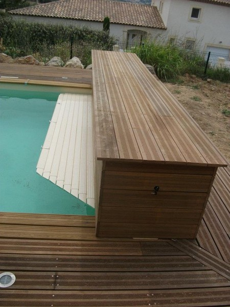 Volet Piscine Avec Coffre serapportantà Rideau Piscine Immergé