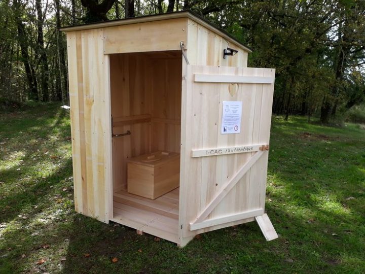 Vu De L'Intérieur, Cabane De Toilette Sèche Extérieur Pour à Fabrication De Toilettes Sèches Vu De L'Intérieur, Cabane De Toilette Sèche Extérieur Pour à Fabrication De Toilettes Sèches