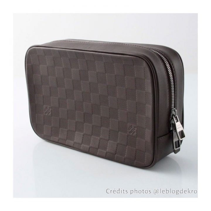 Vuitton Trousse De Toilette Homme En Damier Infini Meteor tout Trousse De Toilettes Homme