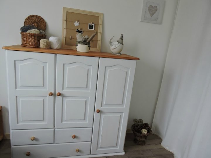 35 Inspirant Repeindre Un Meuble En Chene Fonce En Blanc tout Repeindre Un Meuble En Pin Teinté Miel