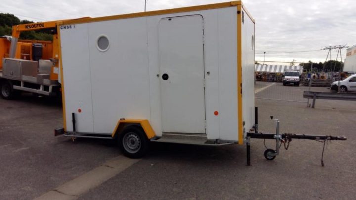 Abri Chantier 9M2 Isole + Wc Sur Remorque (Abris9750050 tout Abri Remorque Abri Chantier 9M2 Isole + Wc Sur Remorque (Abris9750050 tout Abri Remorque