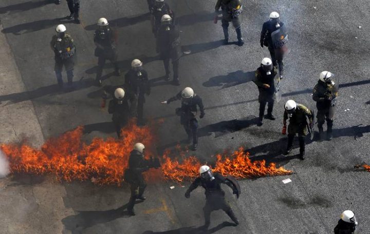 Autoblog De Lecanardduzonard.toile-Libre dedans Meuble D'Ordinateur Canadian Tire