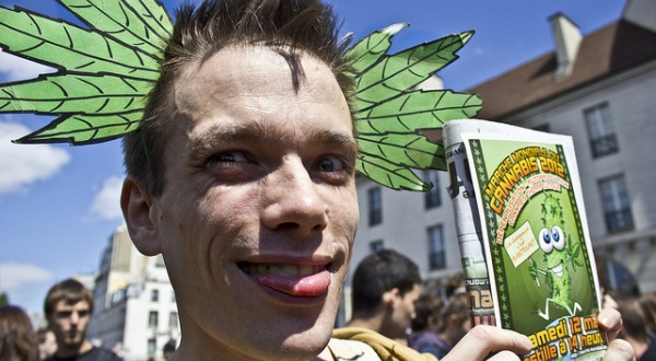 Autoblog De Lecanardduzonard.toile-Libre destiné Meuble D'Ordinateur Canadian Tire