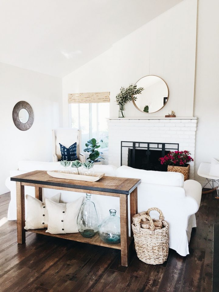 Bright White Living Room | Home Living Room, Home, Home Decor serapportantà Living But