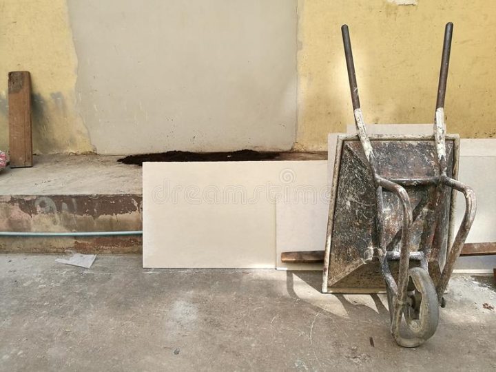 Brouette Avec Le Sable Sur Le Trottoir Glacial Photo Stock avec Brouette En Bois Le Bon Coin Brouette Avec Le Sable Sur Le Trottoir Glacial Photo Stock avec Brouette En Bois Le Bon Coin