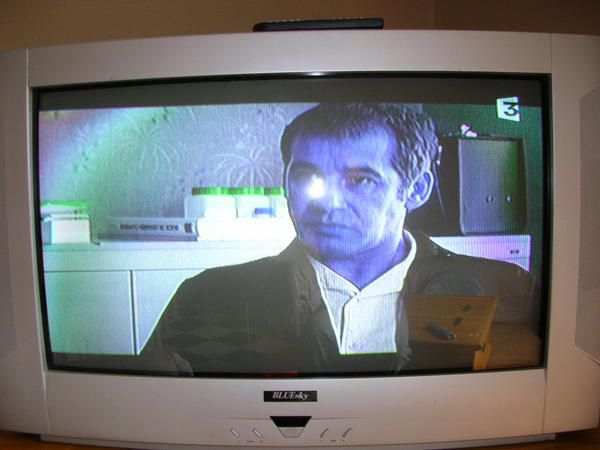 [Brun] Problème Tv Bluesky : Couleur Vert Violet Et Cercle pour Ma Télé En Images